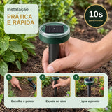 Instalação prática e rápida do repelente solar em 3 passos: escolha o ponto, espete no solo e ligue